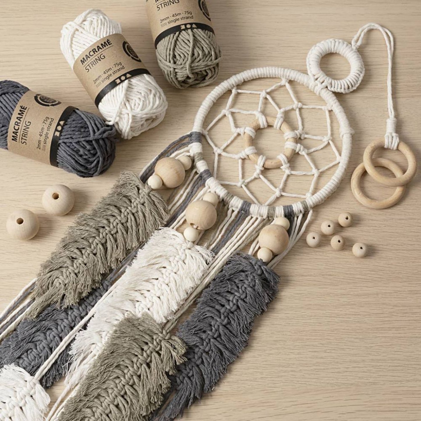 acchiappasogni macrame in lavorazione con filo cotone