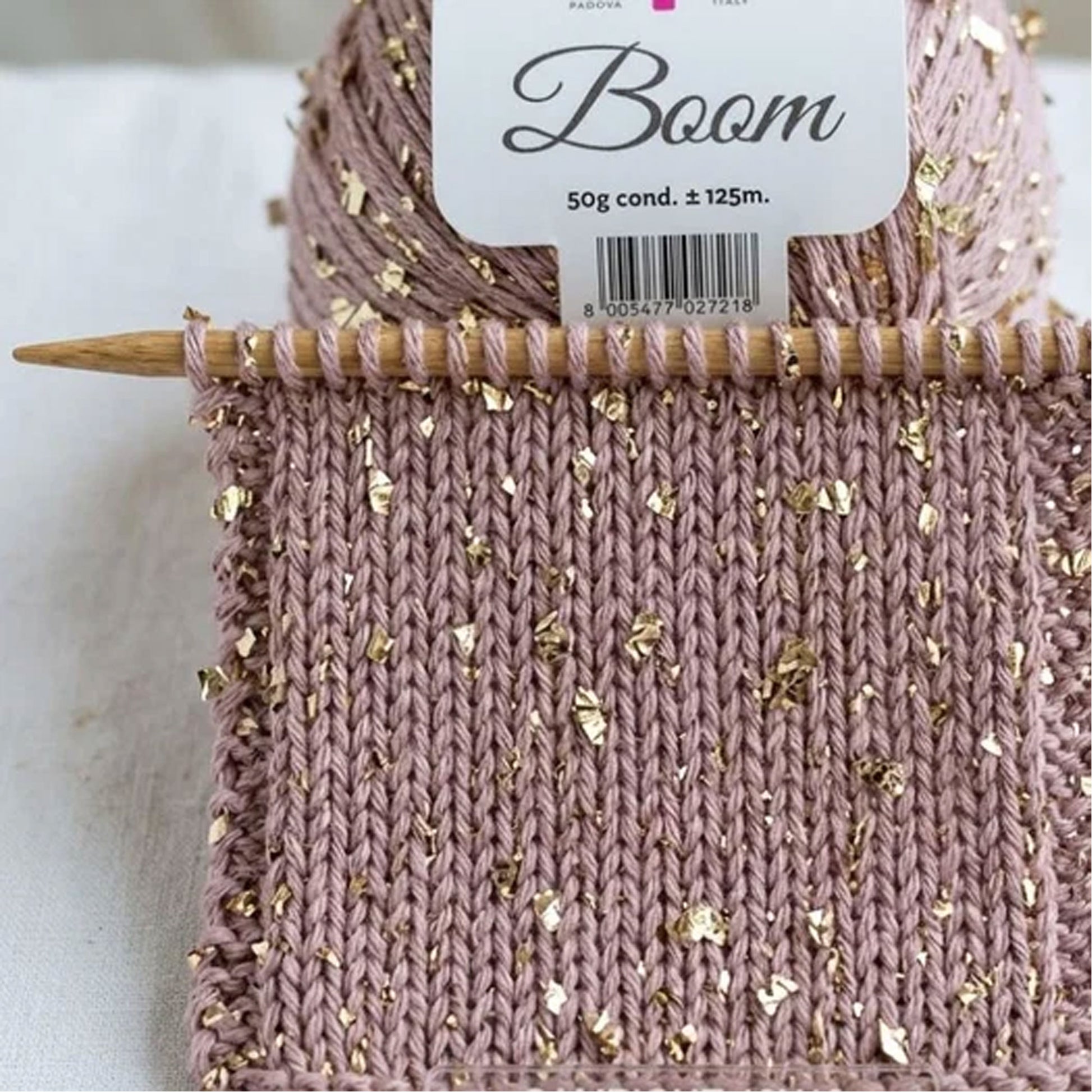 Filato Boom ISPE marrone con fibra metallica argento e cotone per uncinetto e maglia campione