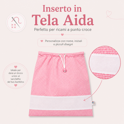 Dettaglio inserto in tela Aida del sacchetto asilo Vichy Filet